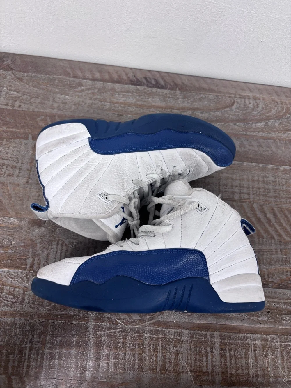 Jordan Retro 12 Grade School Sneaker in French Blue